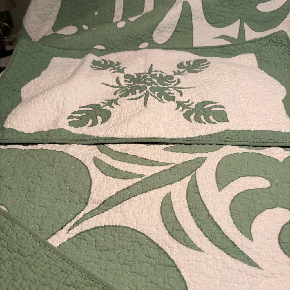 Tommy Bahama Green and White Tropical Quilt - Picture 4 of 6